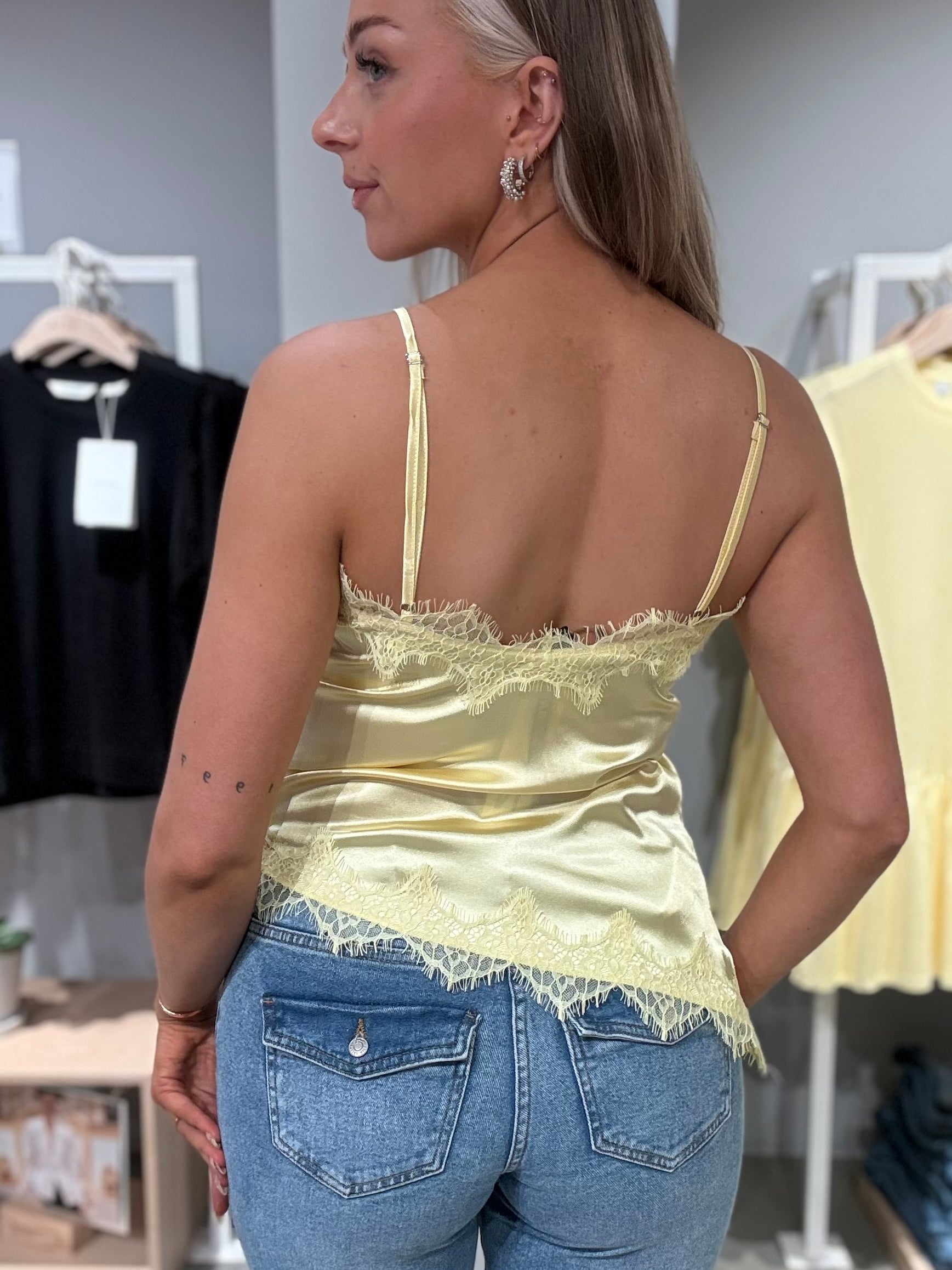 NMSOFIE Top - French Vanilla